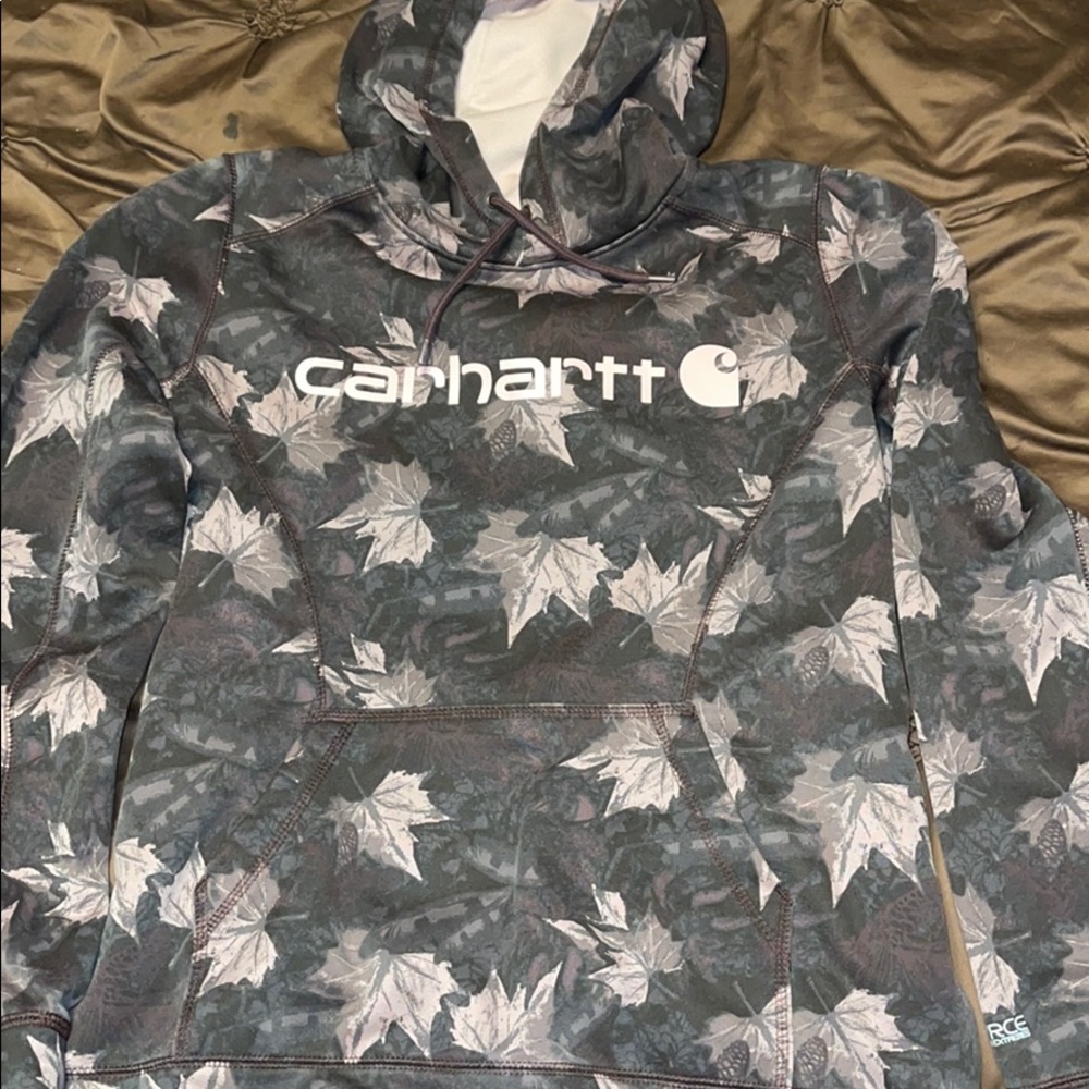 Woman’s carhartt hoodie